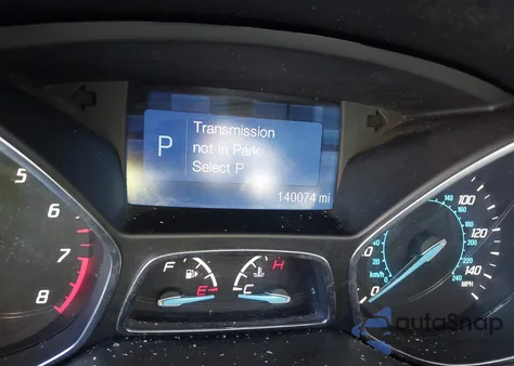 2015 Ford Escape S z USA, uszkodzony, nr VIN 1FMCU0F70FUC12822